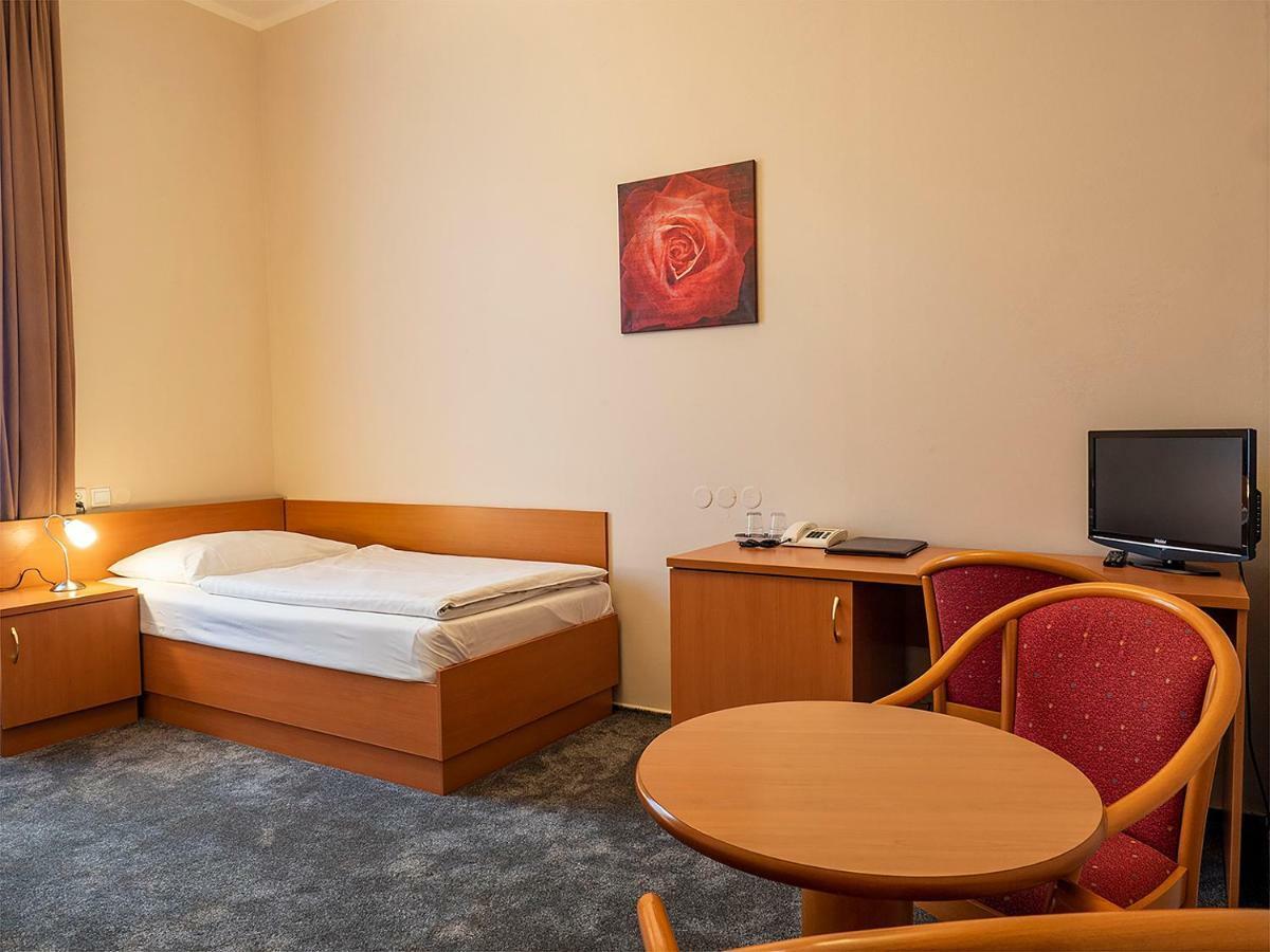 Hotel Olympia Česká Lípa Exteriör bild